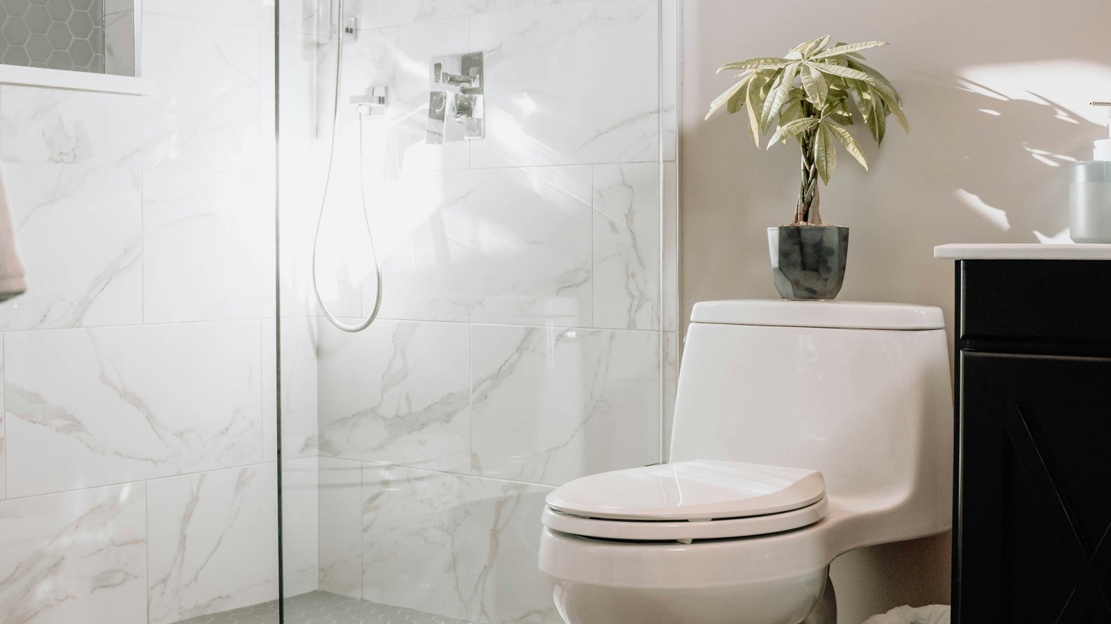 Trasformazione vasca in doccia senza rifare tutto il bagno